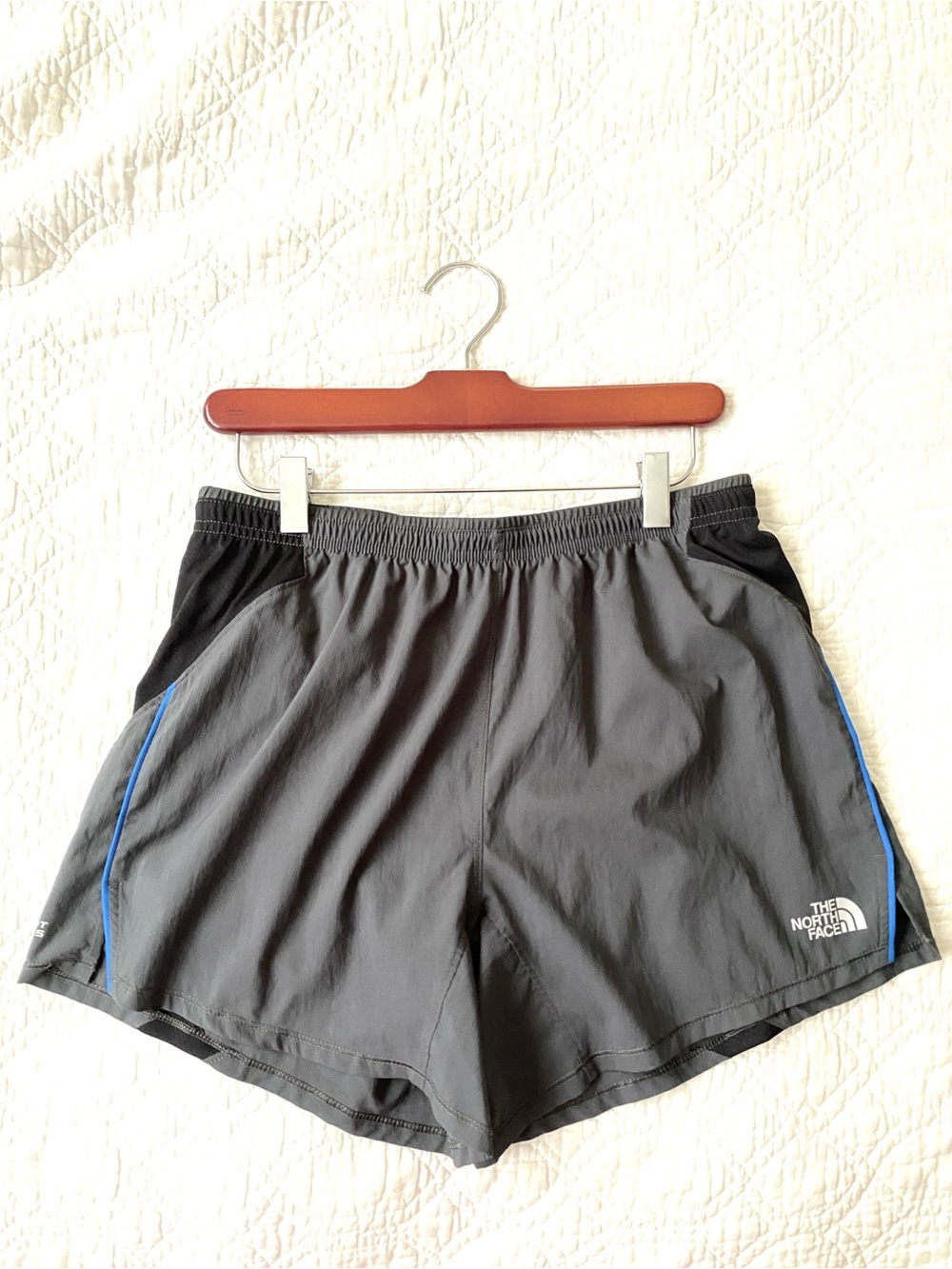 The North Face Mens Gray Lightweight Flight Series Flash Dry Running Shorts Sz M - Picture 3 of 12